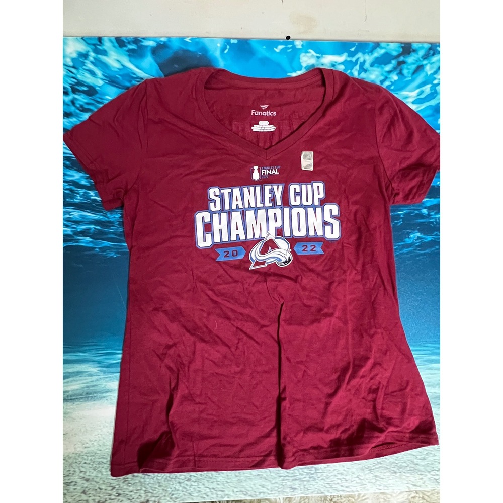 Fanatics Colorado Avalanche 2022 Stanley Cup Champions V-Neck T-Shirt Size Mediu